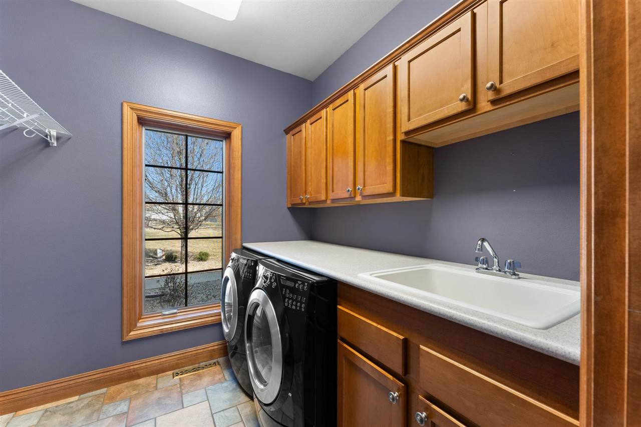 4601 Plumberry Road Ely IA 52227