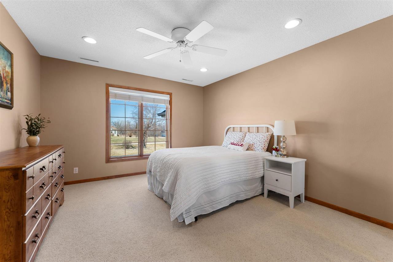 4601 Plumberry Road Ely IA 52227