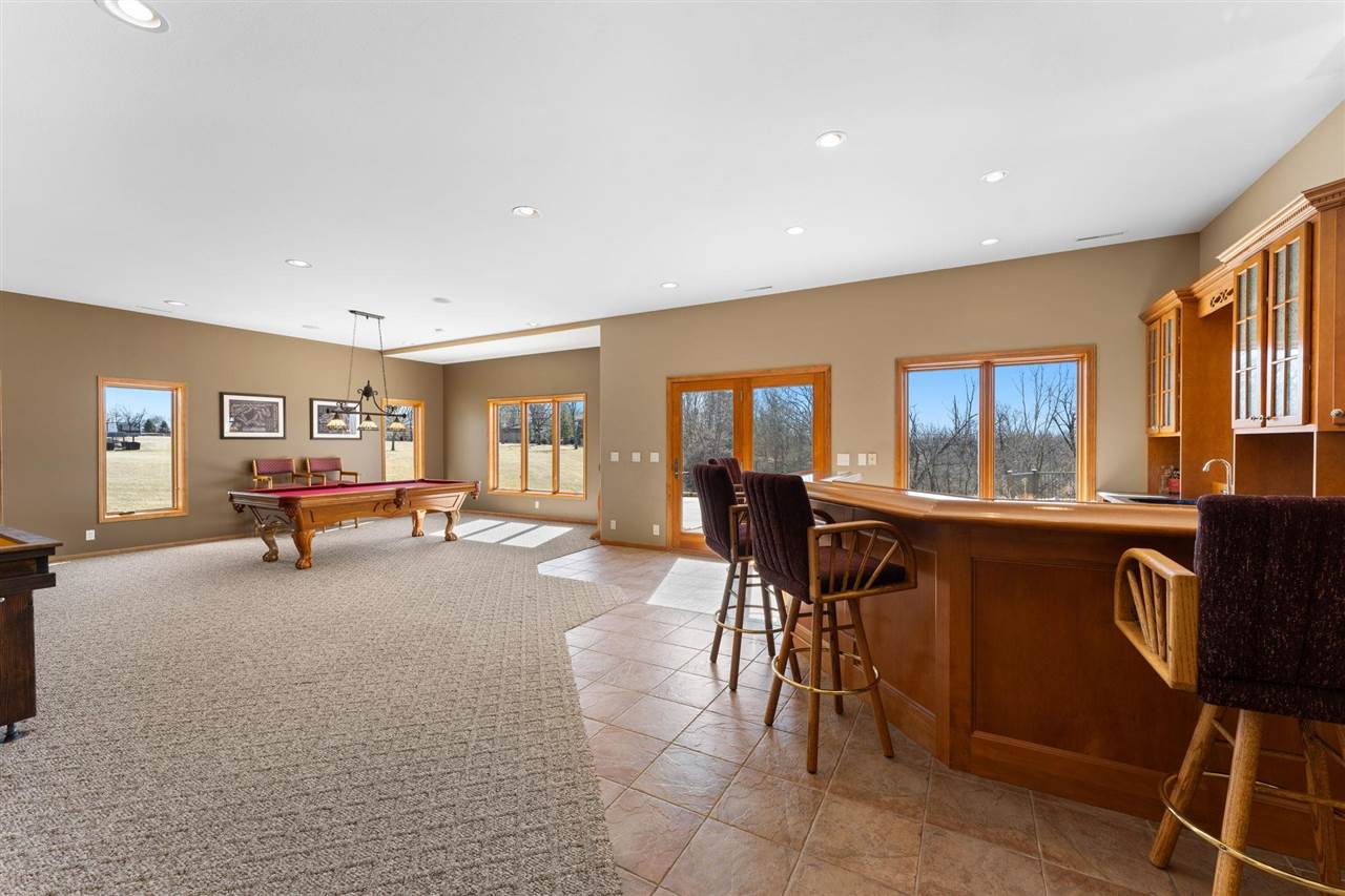 4601 Plumberry Road Ely IA 52227