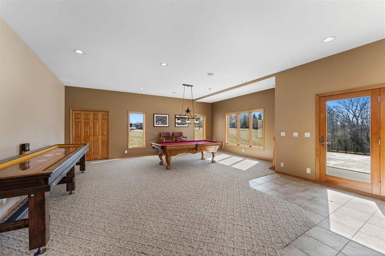 4601 Plumberry Road Ely IA 52227