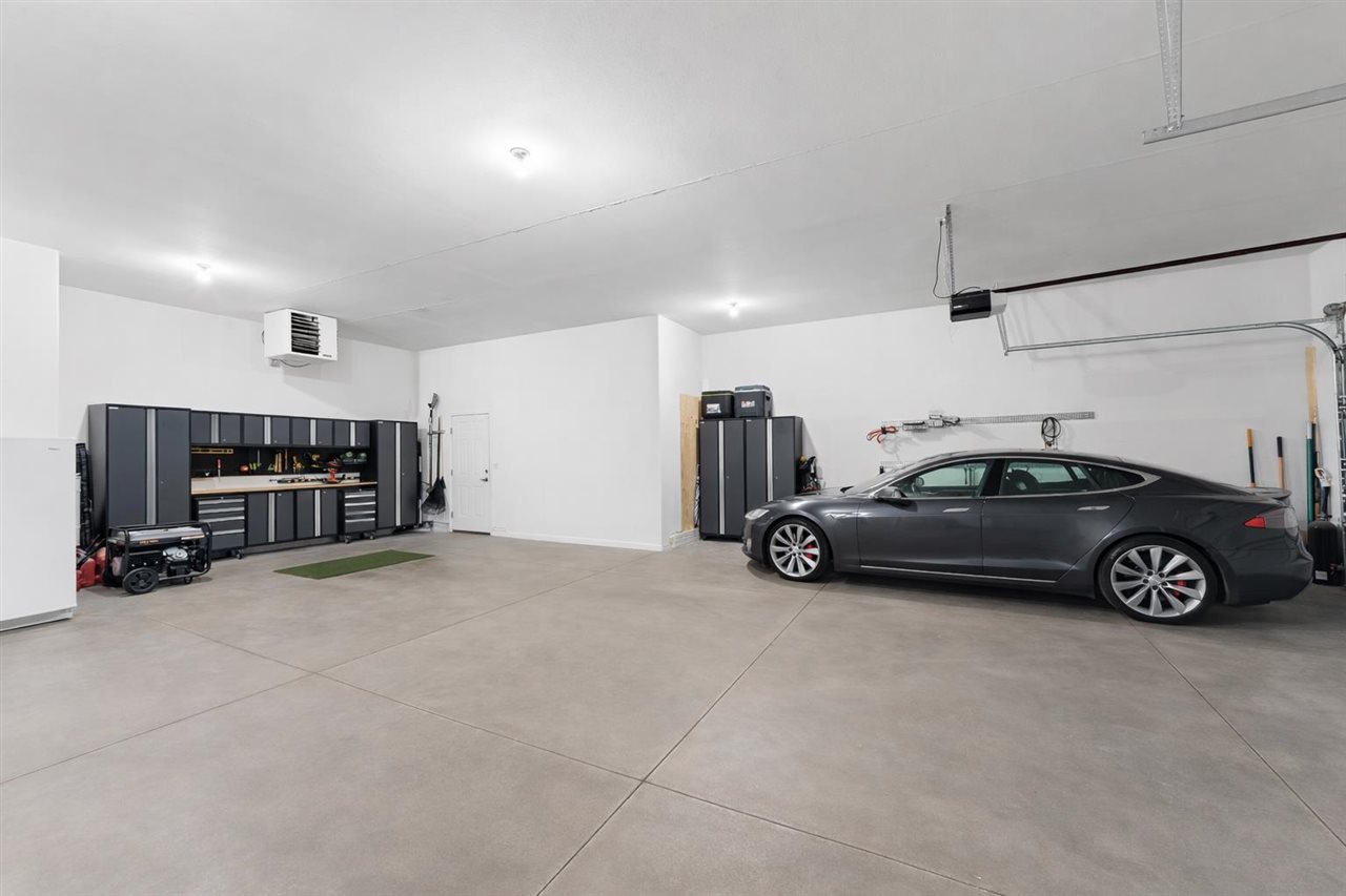 4601 Plumberry Road Ely IA 52227