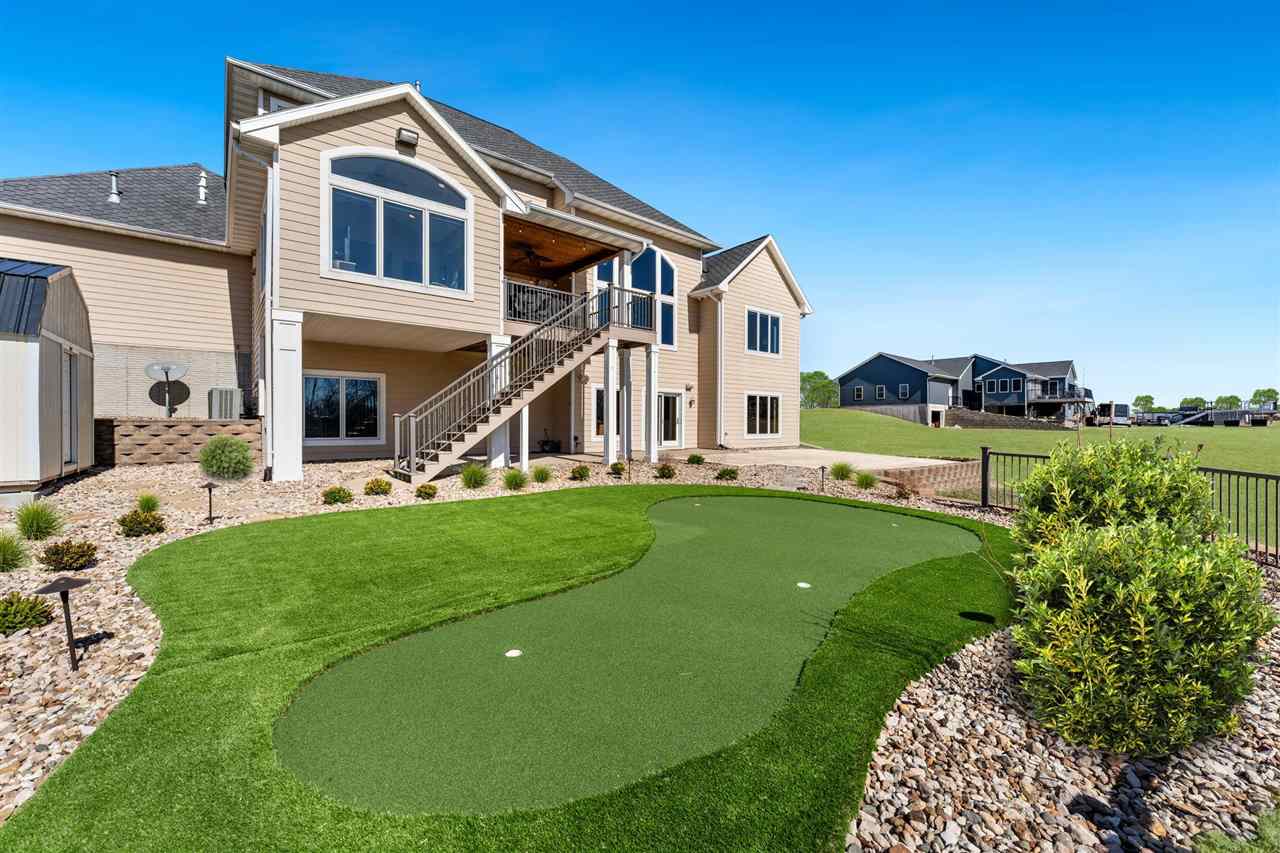4601 Plumberry Road Ely IA 52227