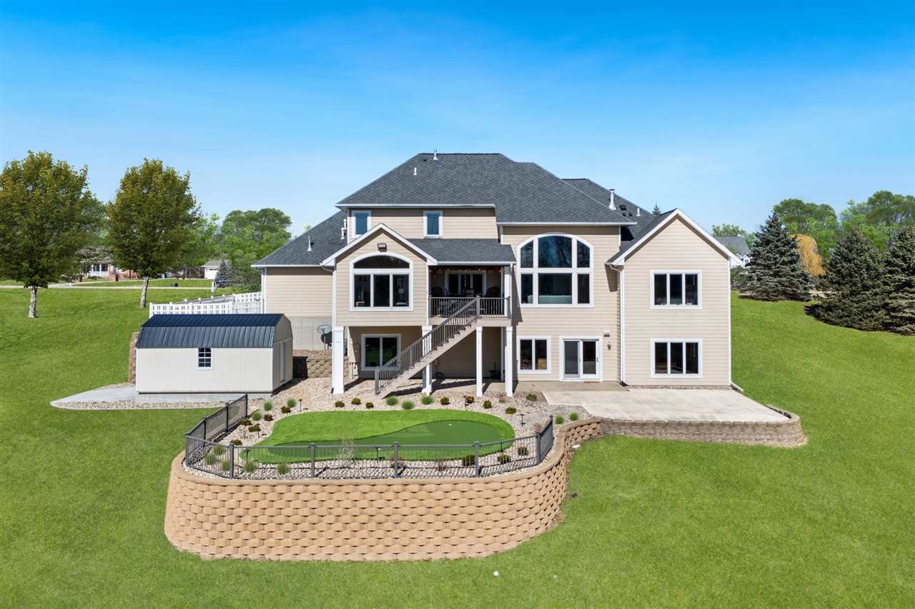 4601 Plumberry Road Ely IA 52227