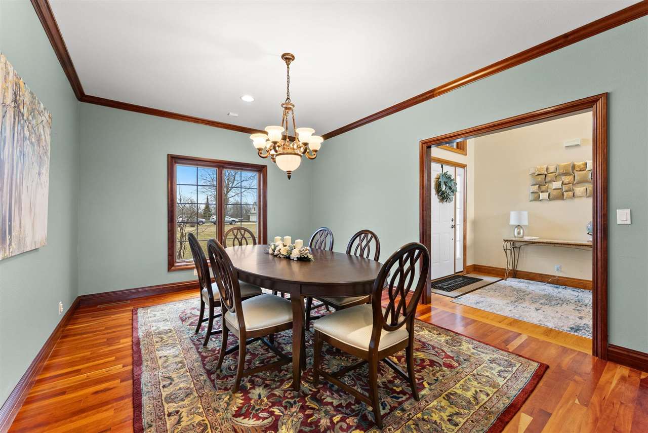 4601 Plumberry Road Ely IA 52227