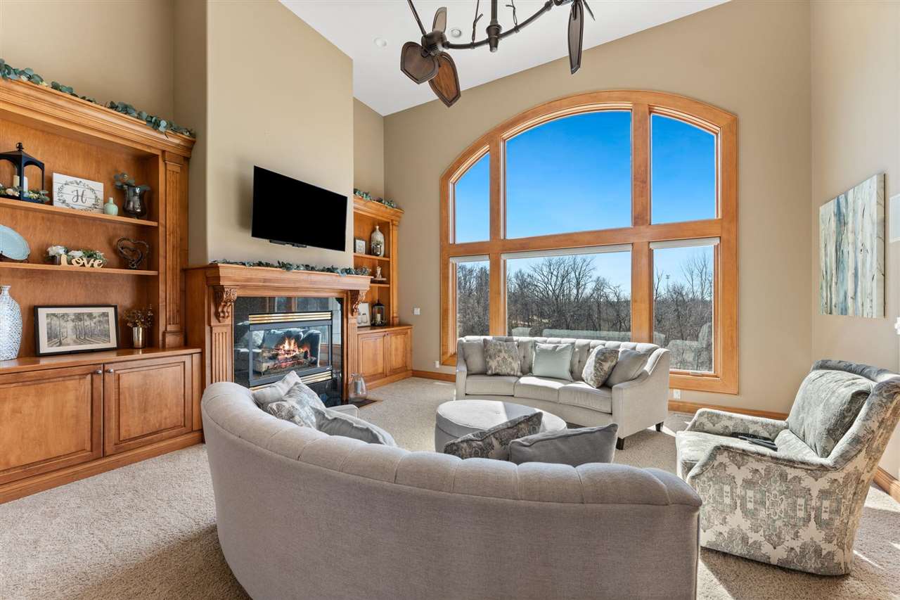 4601 Plumberry Road Ely IA 52227