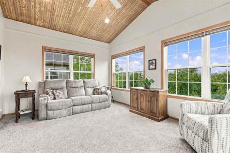 947 5th Street Kalona IA 52247