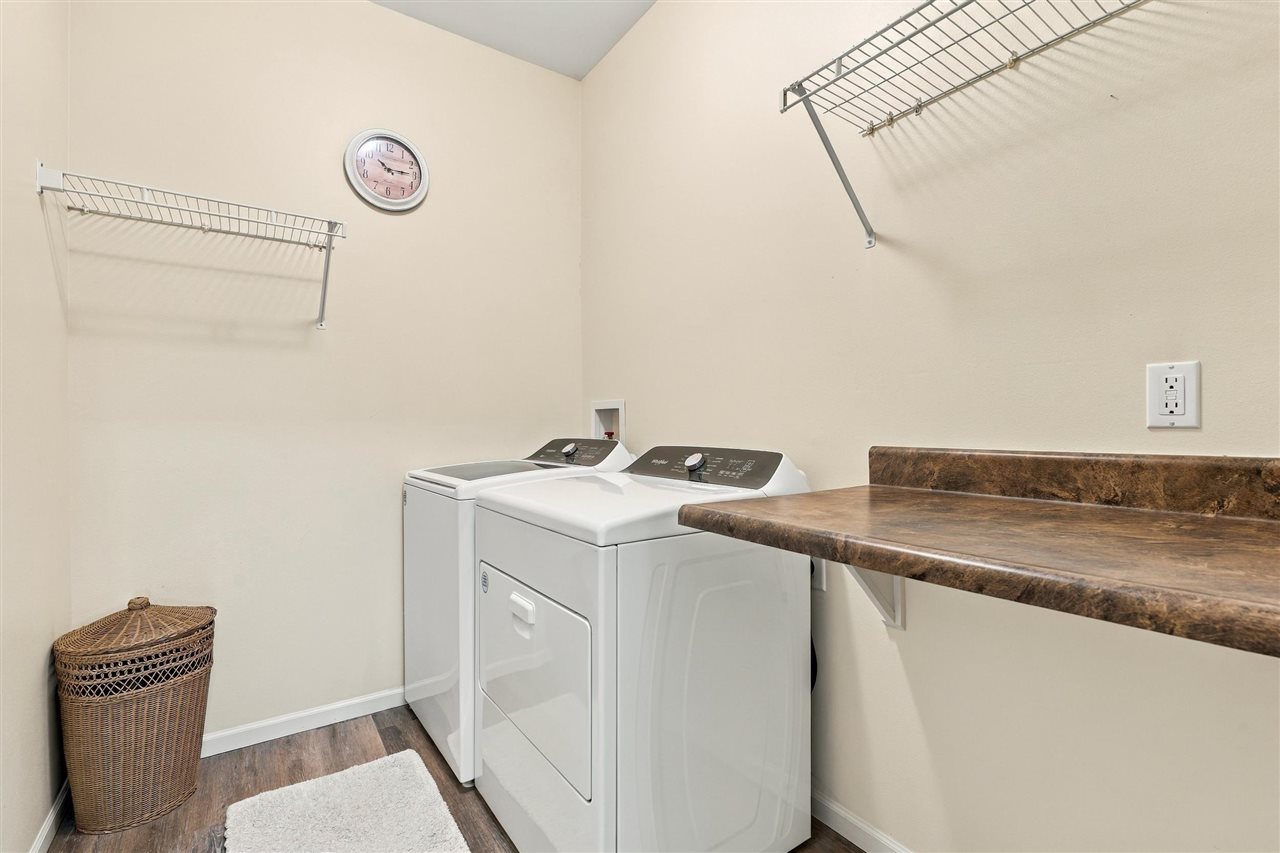 947 5th Street Kalona IA 52247