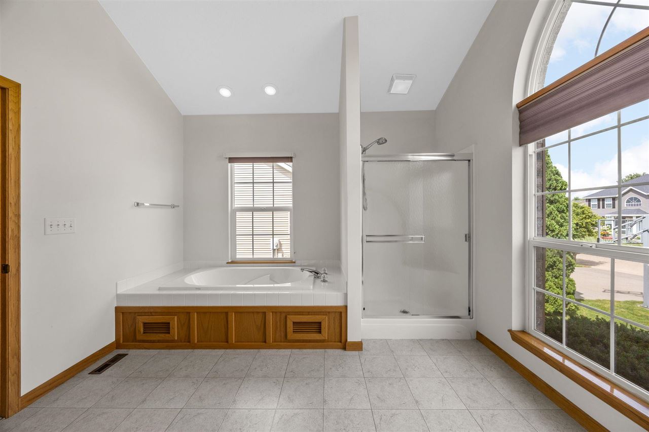 400 Westridge Drive SW Cedar Rapids IA 52404