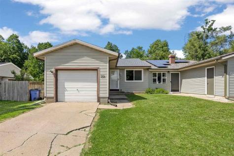 2526 Ellis View Court NW Cedar Rapids IA 52405