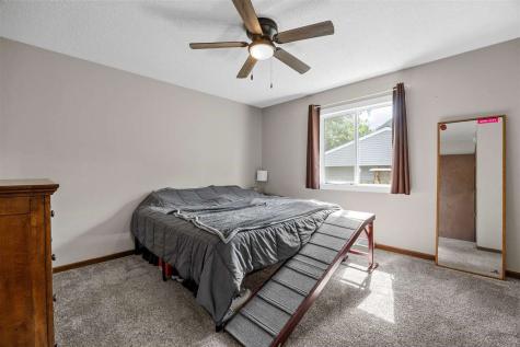 2526 Ellis View Court NW Cedar Rapids IA 52405