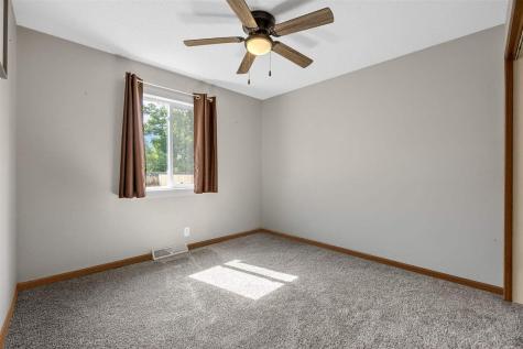 2526 Ellis View Court NW Cedar Rapids IA 52405