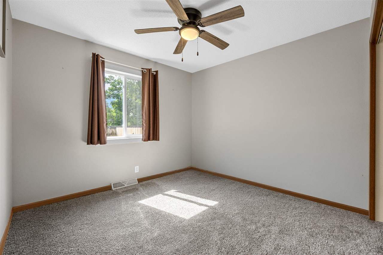 2526 Ellis View Court NW Cedar Rapids IA 52405