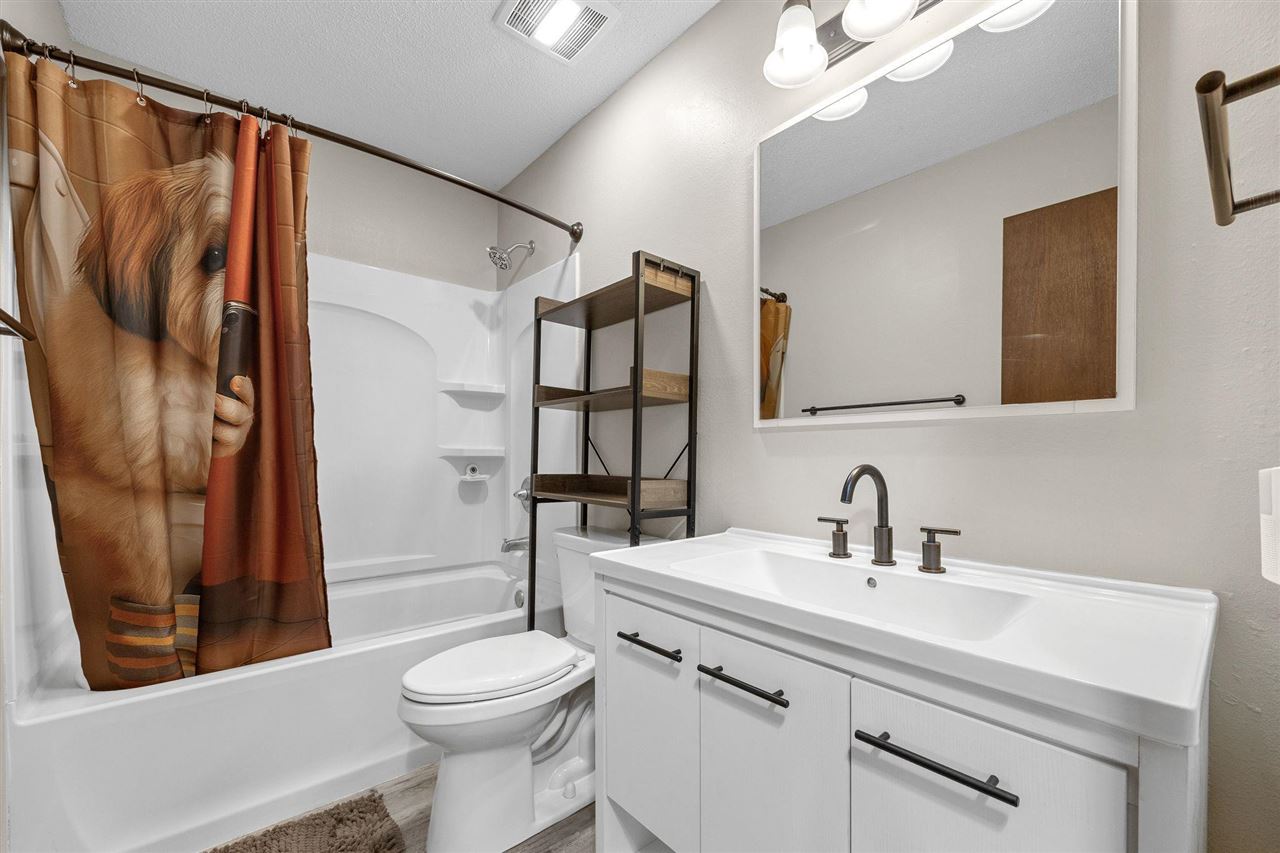 2526 Ellis View Court NW Cedar Rapids IA 52405