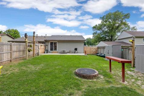 2526 Ellis View Court NW Cedar Rapids IA 52405