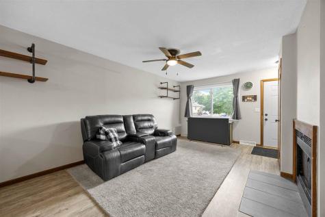 2526 Ellis View Court NW Cedar Rapids IA 52405