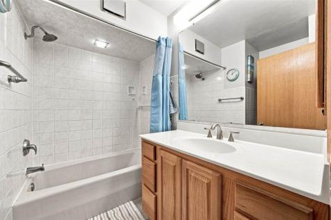 1037 Staub Court NE Cedar Rapids IA 52404