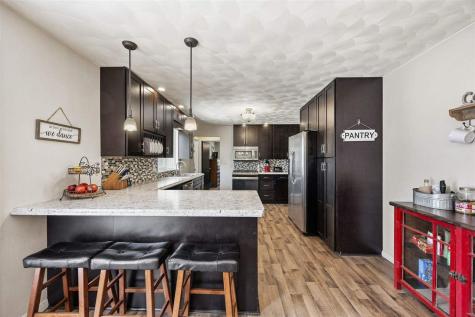209 N Walnut Street Winfield IA 52659
