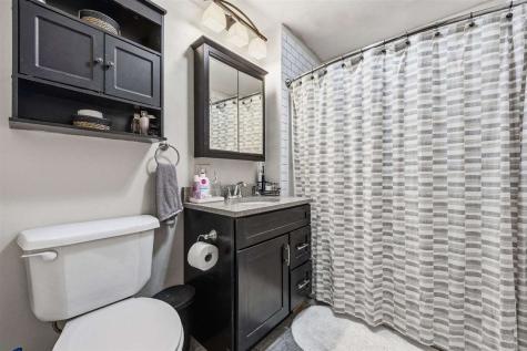 209 N Walnut Street Winfield IA 52659