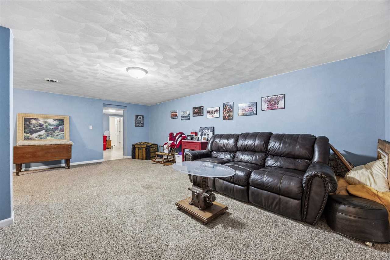 209 N Walnut Street Winfield IA 52659