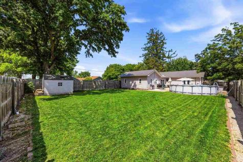 209 N Walnut Street Winfield IA 52659