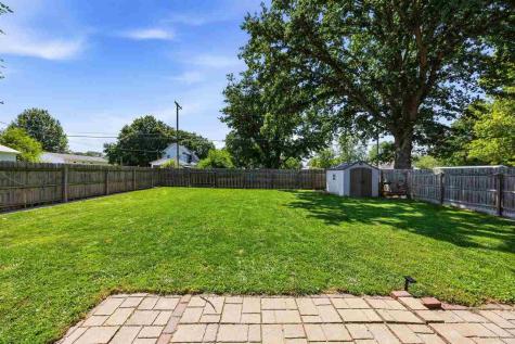 209 N Walnut Street Winfield IA 52659