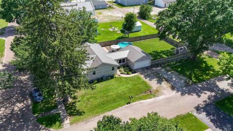 209 N Walnut Street Winfield IA 52659