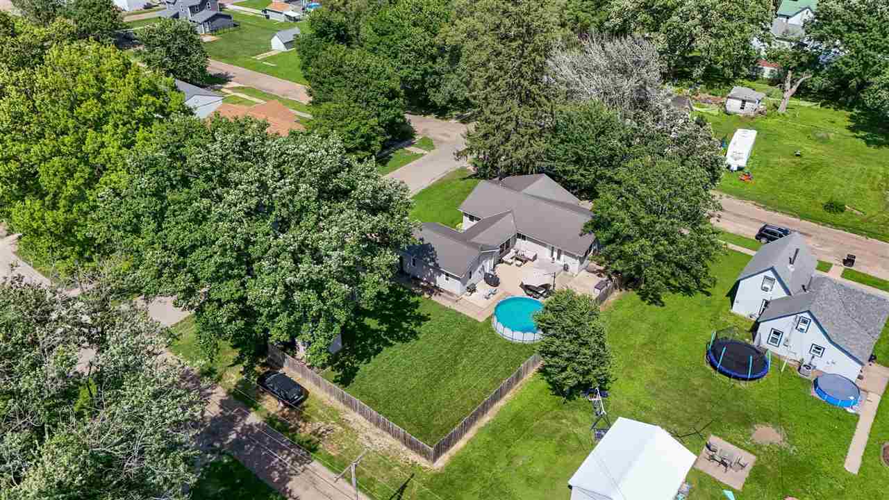 209 N Walnut Street Winfield IA 52659