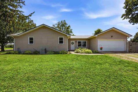 209 N Walnut Street Winfield IA 52659
