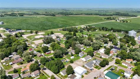 209 N Walnut Street Winfield IA 52659