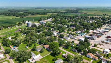 209 N Walnut Street Winfield IA 52659
