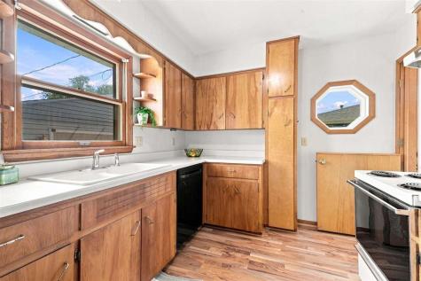 2143 NE Richard Drive Cedar Rapids IA 52402