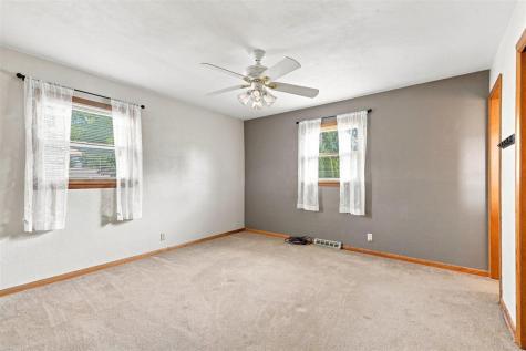 2143 NE Richard Drive Cedar Rapids IA 52402