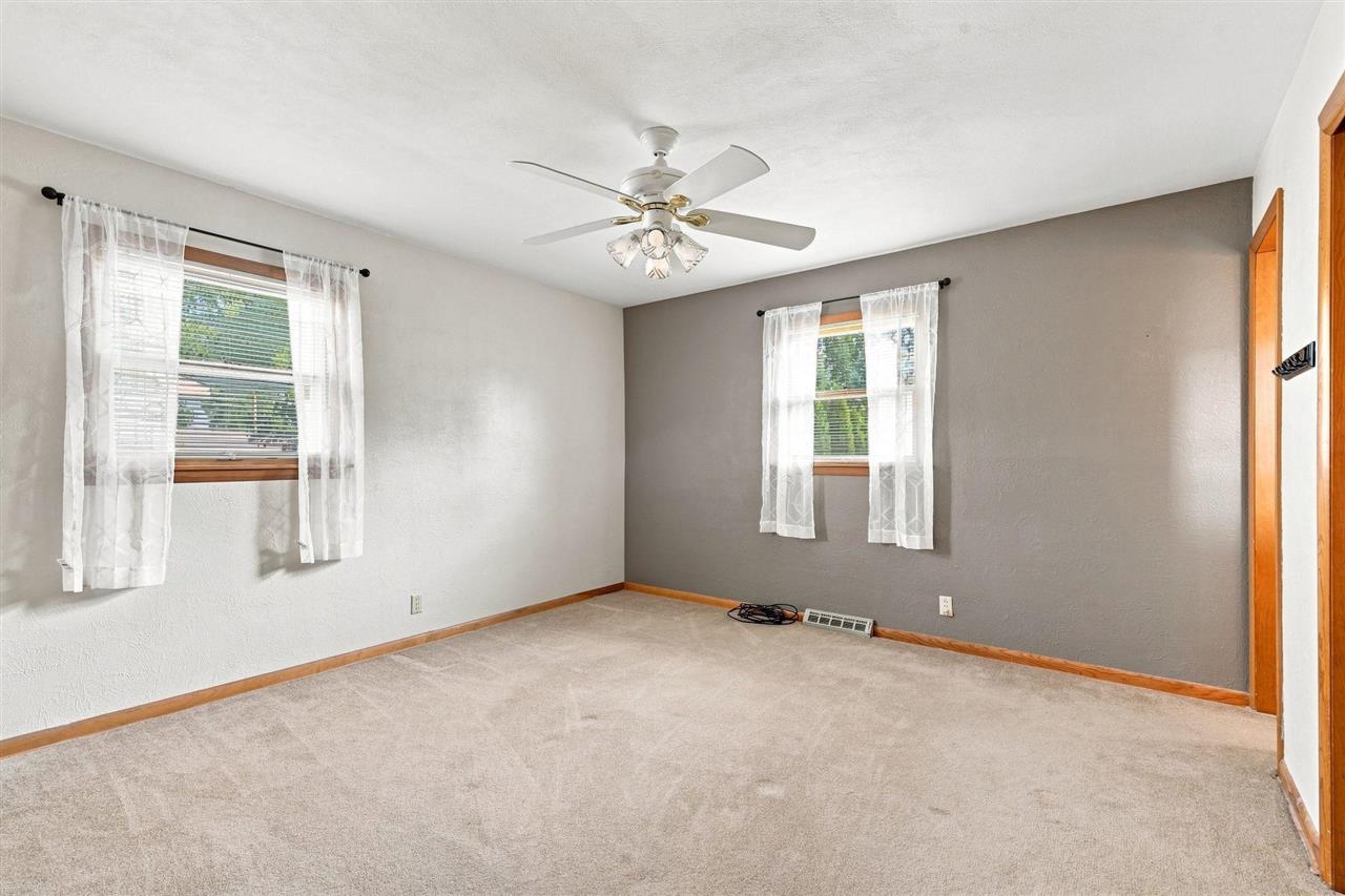 2143 NE Richard Drive Cedar Rapids IA 52402
