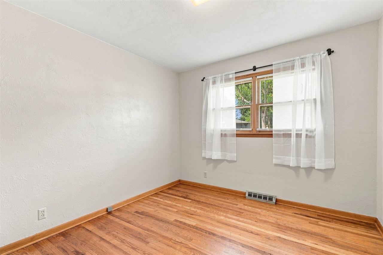 2143 NE Richard Drive Cedar Rapids IA 52402