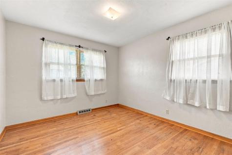 2143 NE Richard Drive Cedar Rapids IA 52402