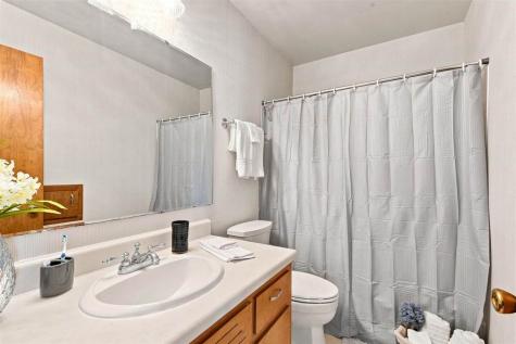 2143 NE Richard Drive Cedar Rapids IA 52402