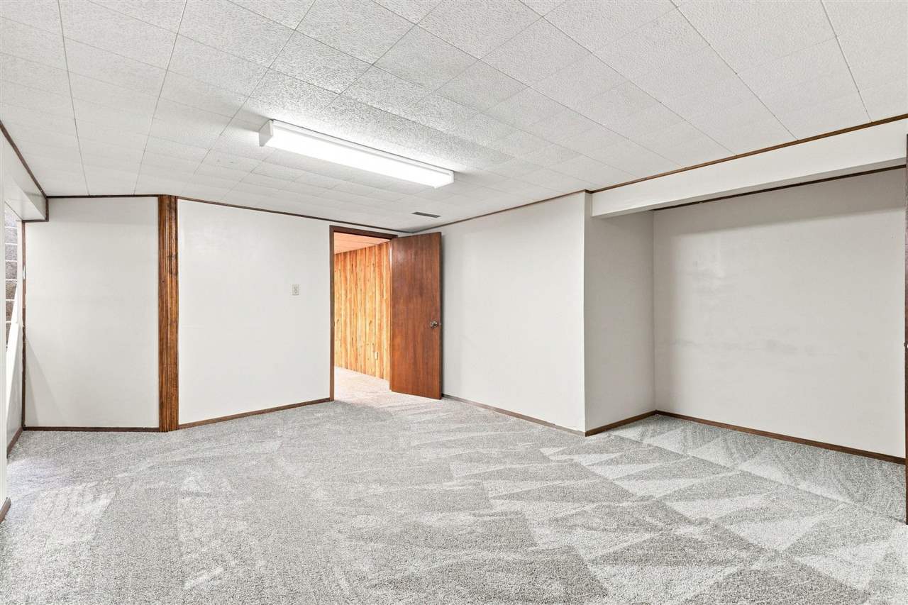 2143 NE Richard Drive Cedar Rapids IA 52402
