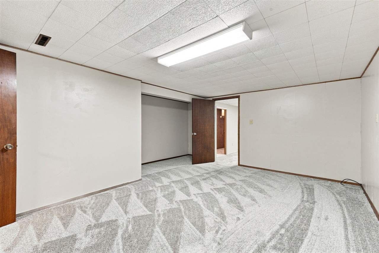 2143 NE Richard Drive Cedar Rapids IA 52402