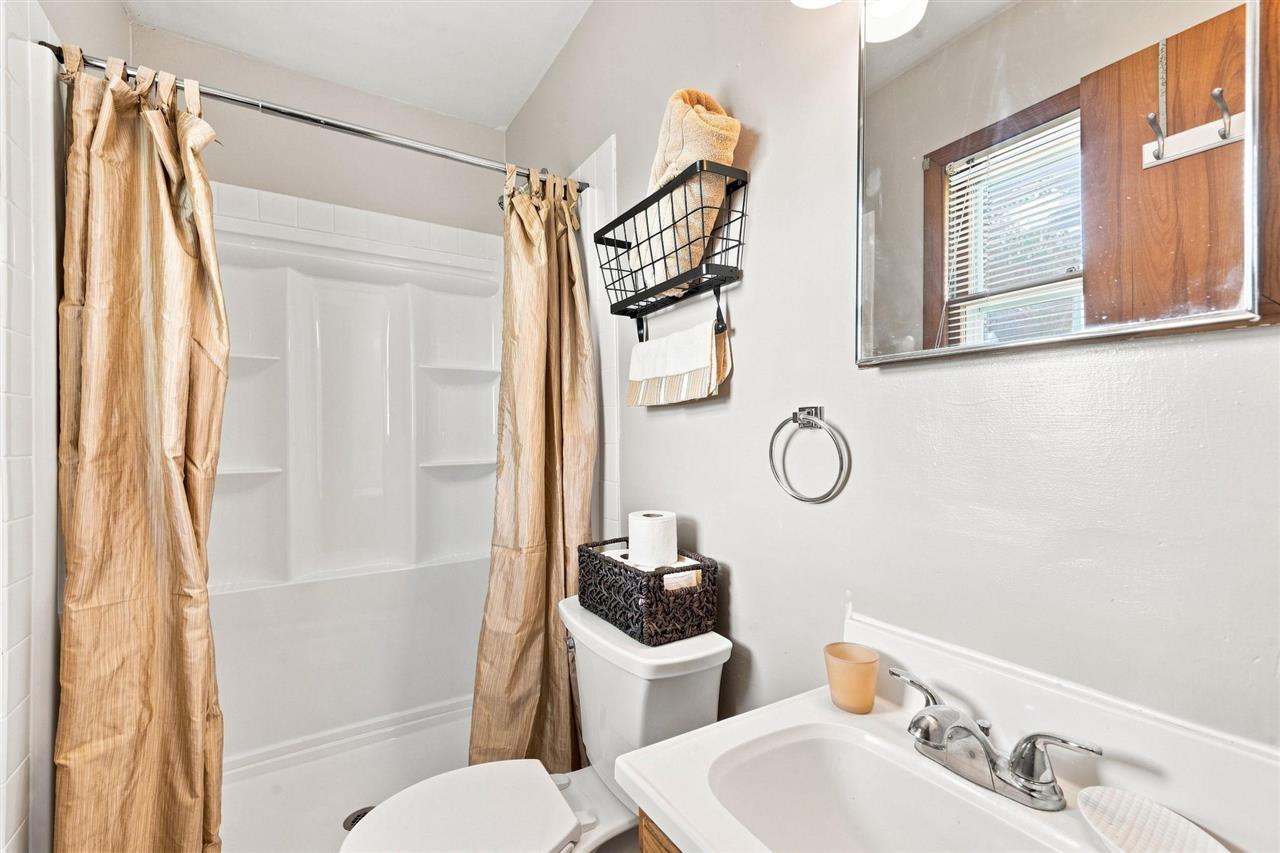 2143 NE Richard Drive Cedar Rapids IA 52402