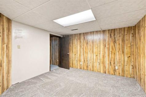 2143 NE Richard Drive Cedar Rapids IA 52402