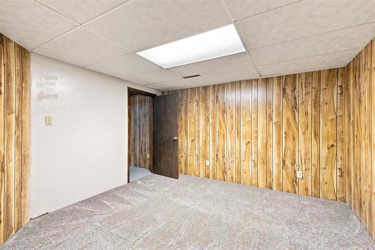 2143 NE Richard Drive Cedar Rapids IA 52402