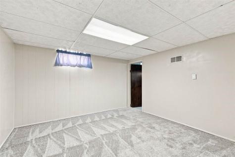 2143 NE Richard Drive Cedar Rapids IA 52402