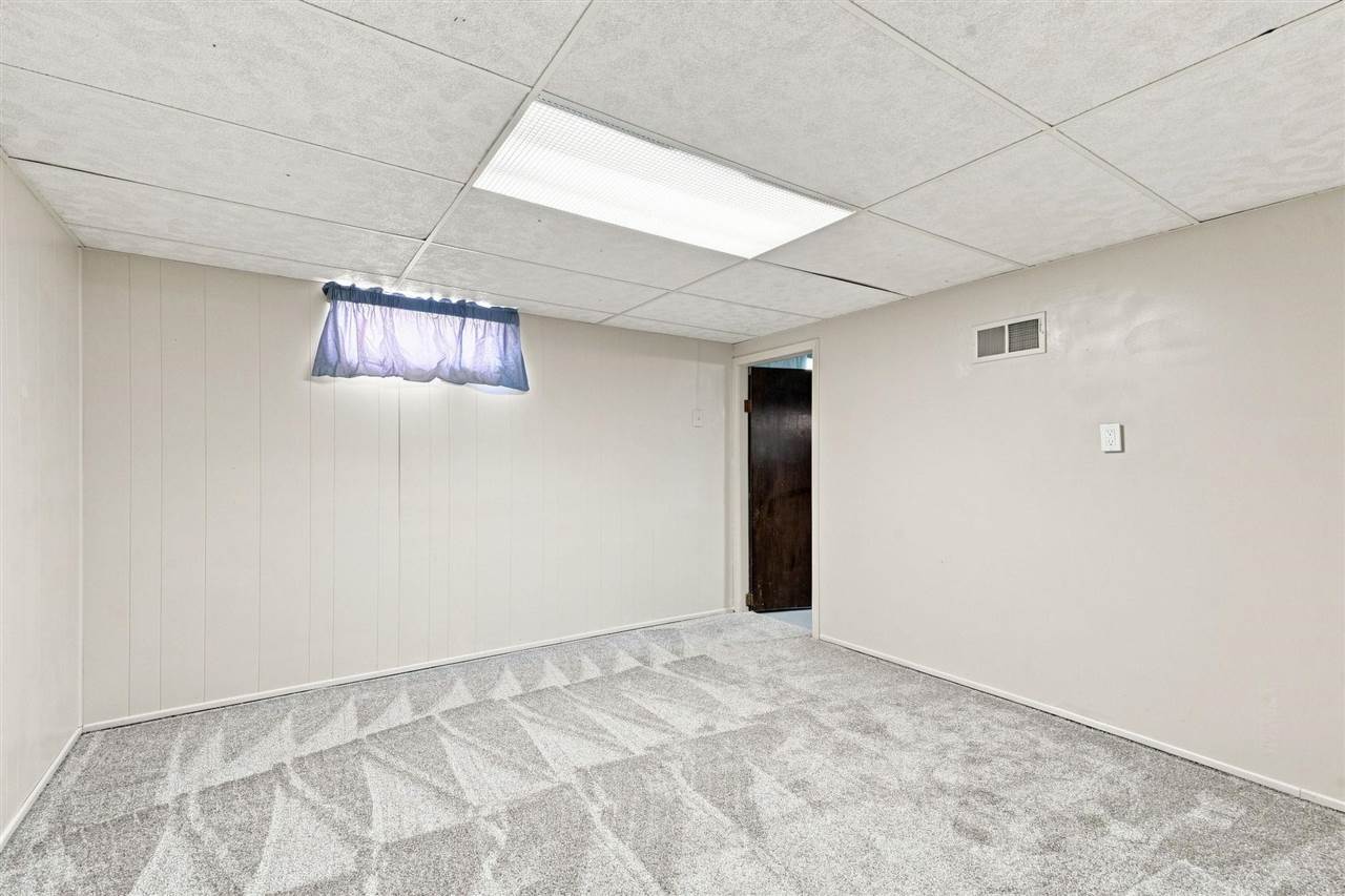 2143 NE Richard Drive Cedar Rapids IA 52402