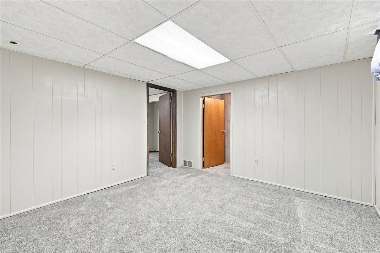 2143 NE Richard Drive Cedar Rapids IA 52402