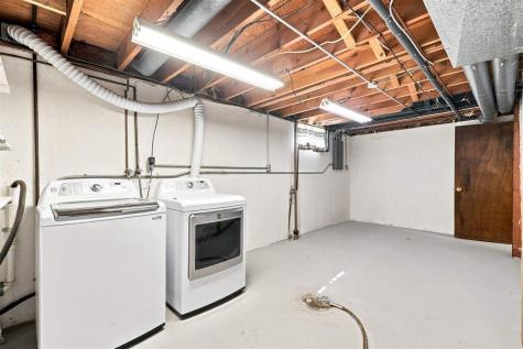 2143 NE Richard Drive Cedar Rapids IA 52402