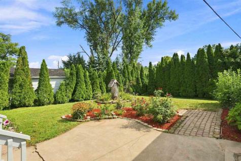 2143 NE Richard Drive Cedar Rapids IA 52402
