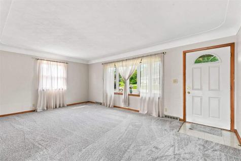 2143 NE Richard Drive Cedar Rapids IA 52402