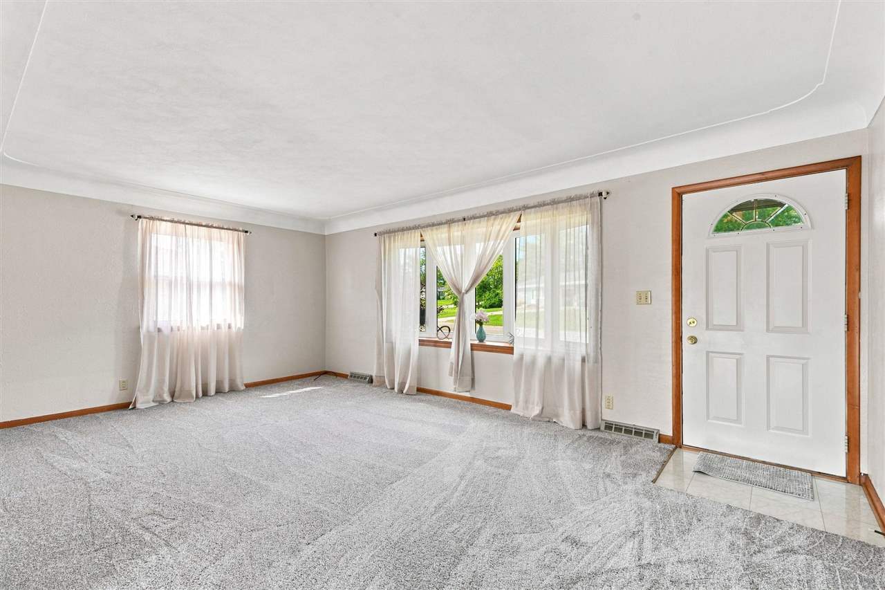 2143 NE Richard Drive Cedar Rapids IA 52402