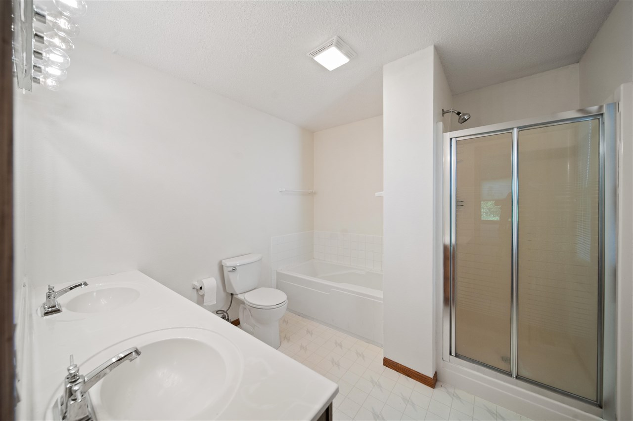 502 Plum Street Solon IA 52333