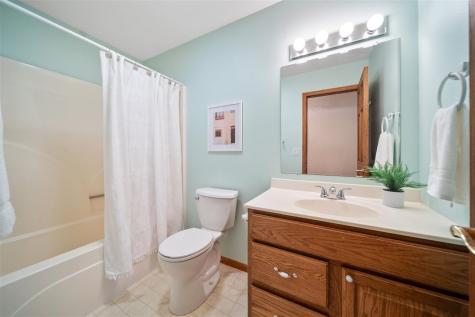 502 Plum Street Solon IA 52333